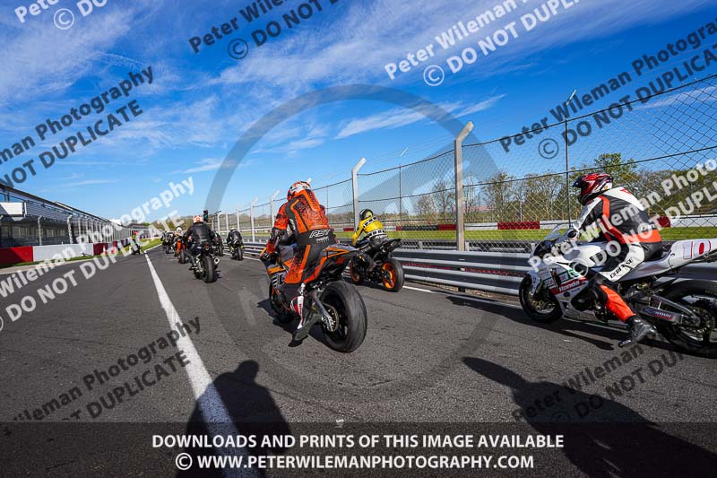 donington no limits trackday;donington park photographs;donington trackday photographs;no limits trackdays;peter wileman photography;trackday digital images;trackday photos